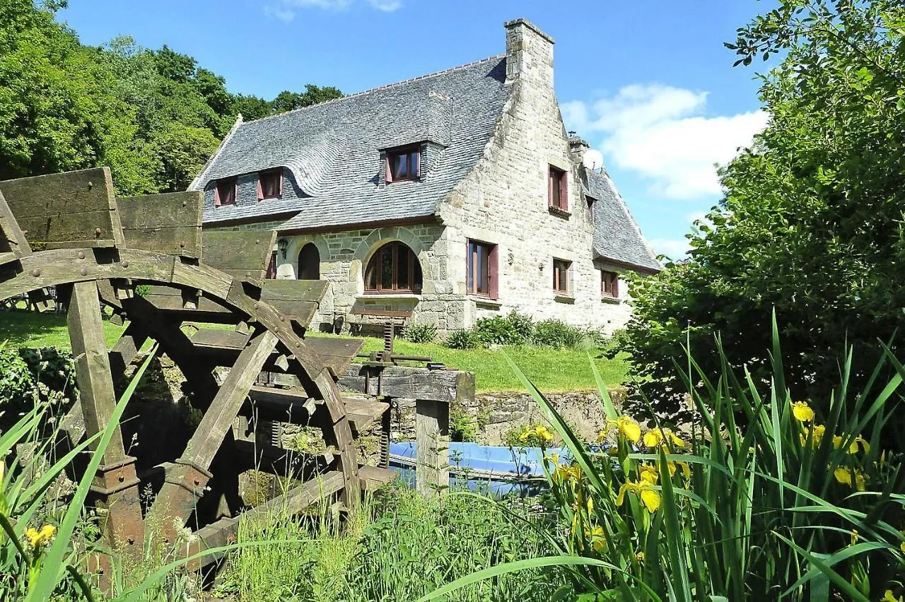 Holiday Home, Landeleau