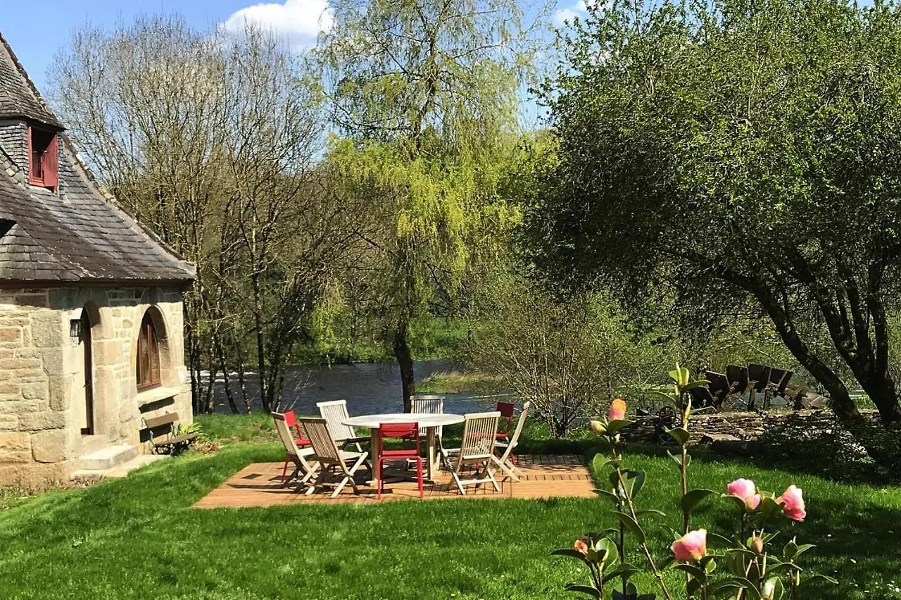 Holiday Home, Landeleau France