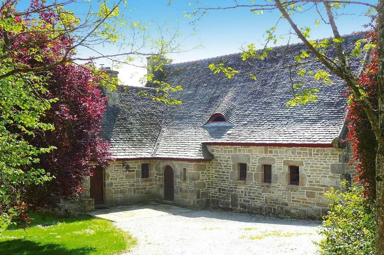 Holiday Home, Landeleau